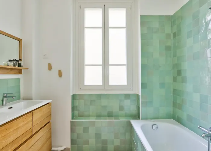 Bright In The Heart Of Le Marais 아파트